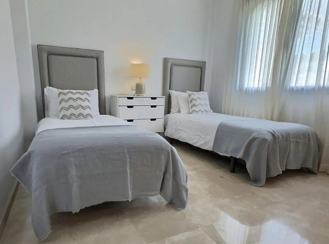 Apartment Gorgeous 3-Bedroom Penthouse With Expansive Terrace In Casares Costa Buenas Noches