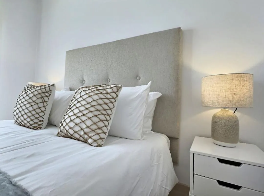 Gorgeous 3-Bedroom Penthouse With Expansive Terrace In Casares Costa Buenas Noches Spain