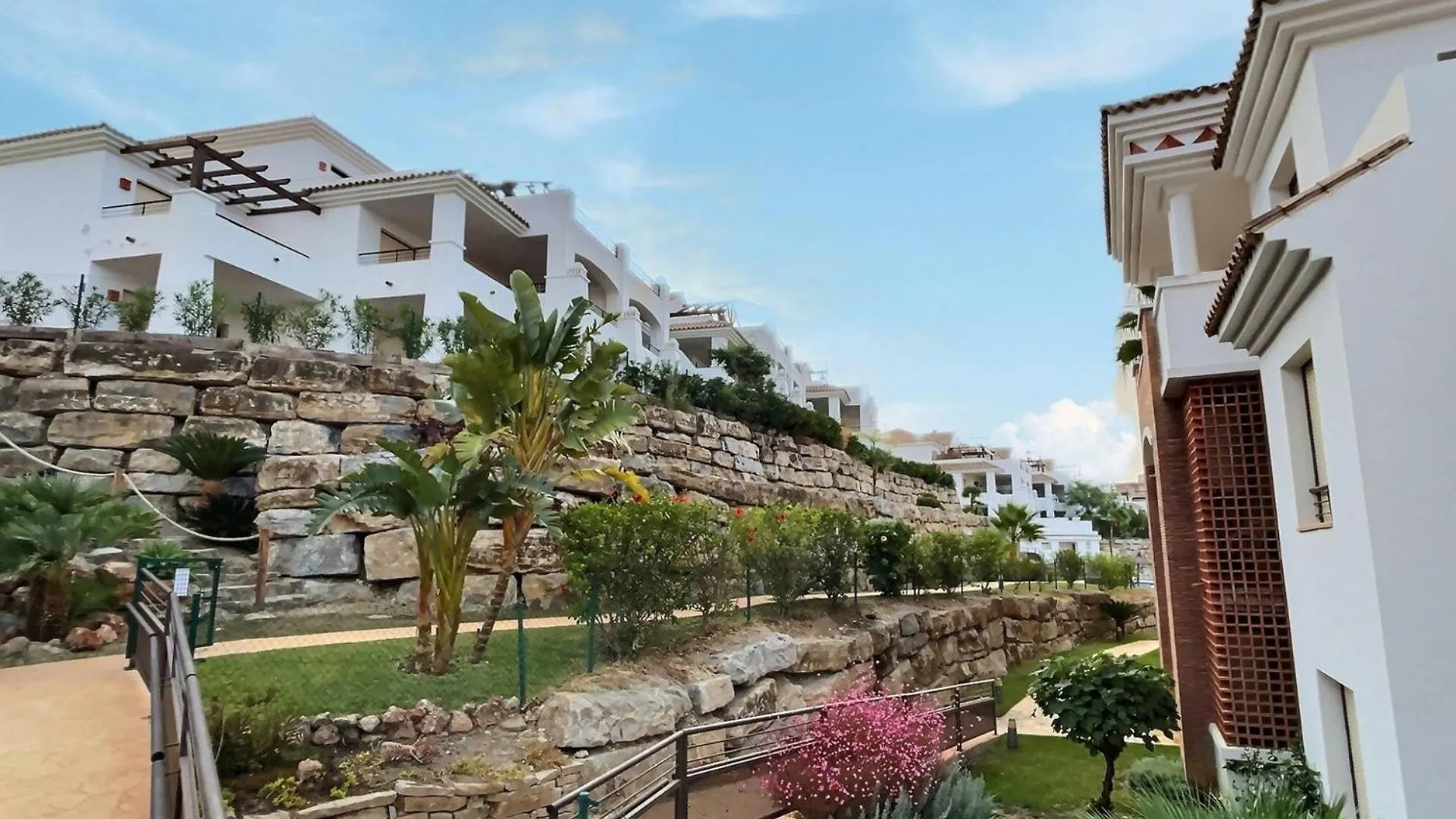 Apartment Gorgeous 3-Bedroom Penthouse With Expansive Terrace In Casares Costa Buenas Noches